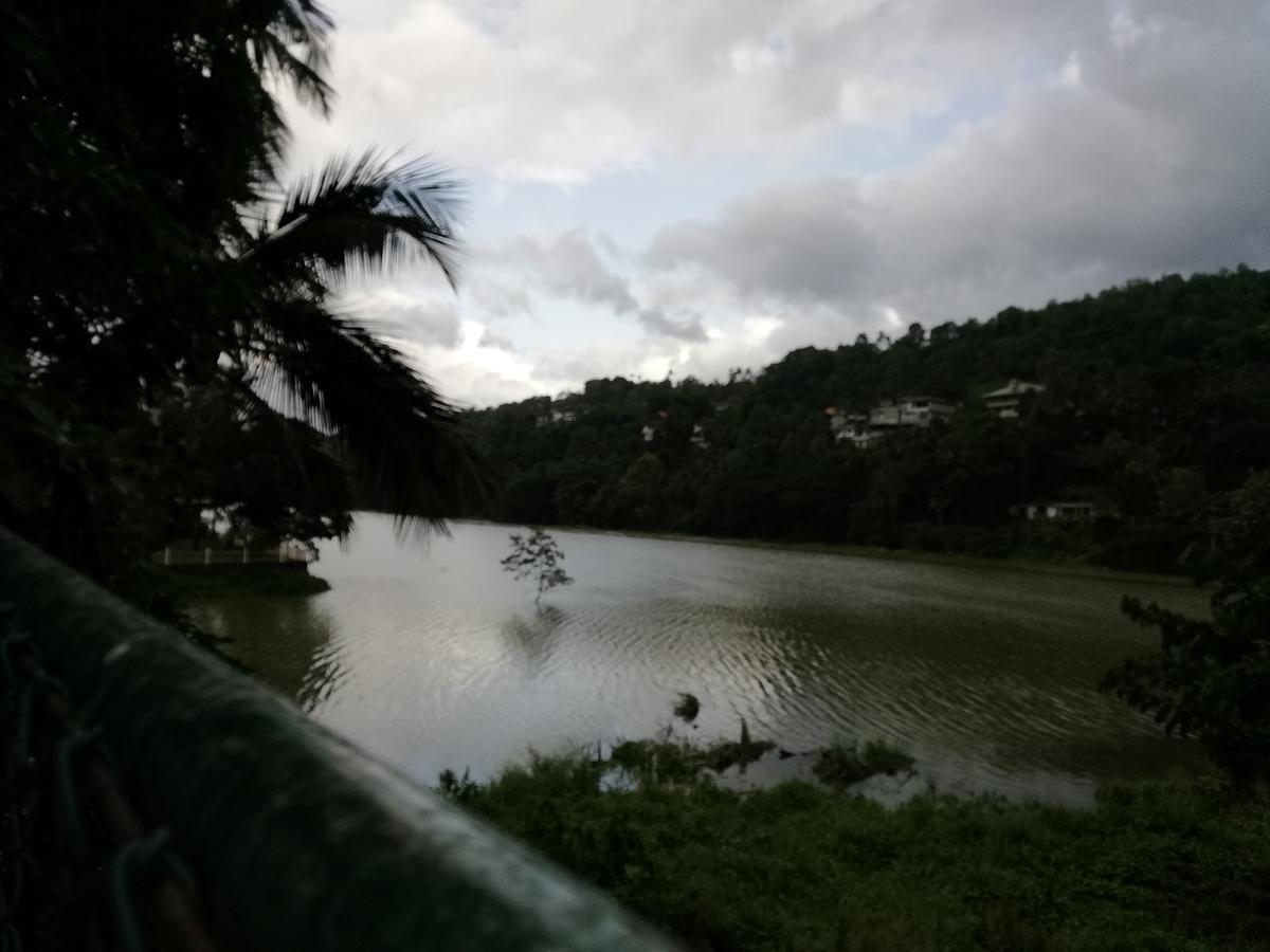 Mahaweli Shades Hotel Kandy Exterior photo